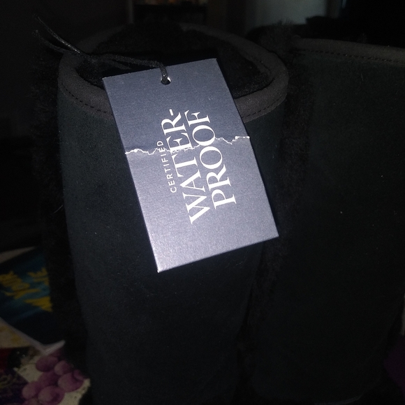 Uggs - Picture 2 of 7